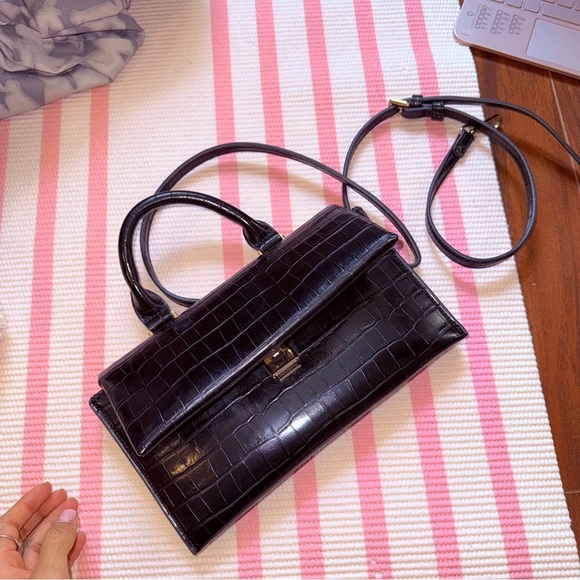 Elegant Black Crocodile-Embossed Women's Bag - Picture 4 of 12